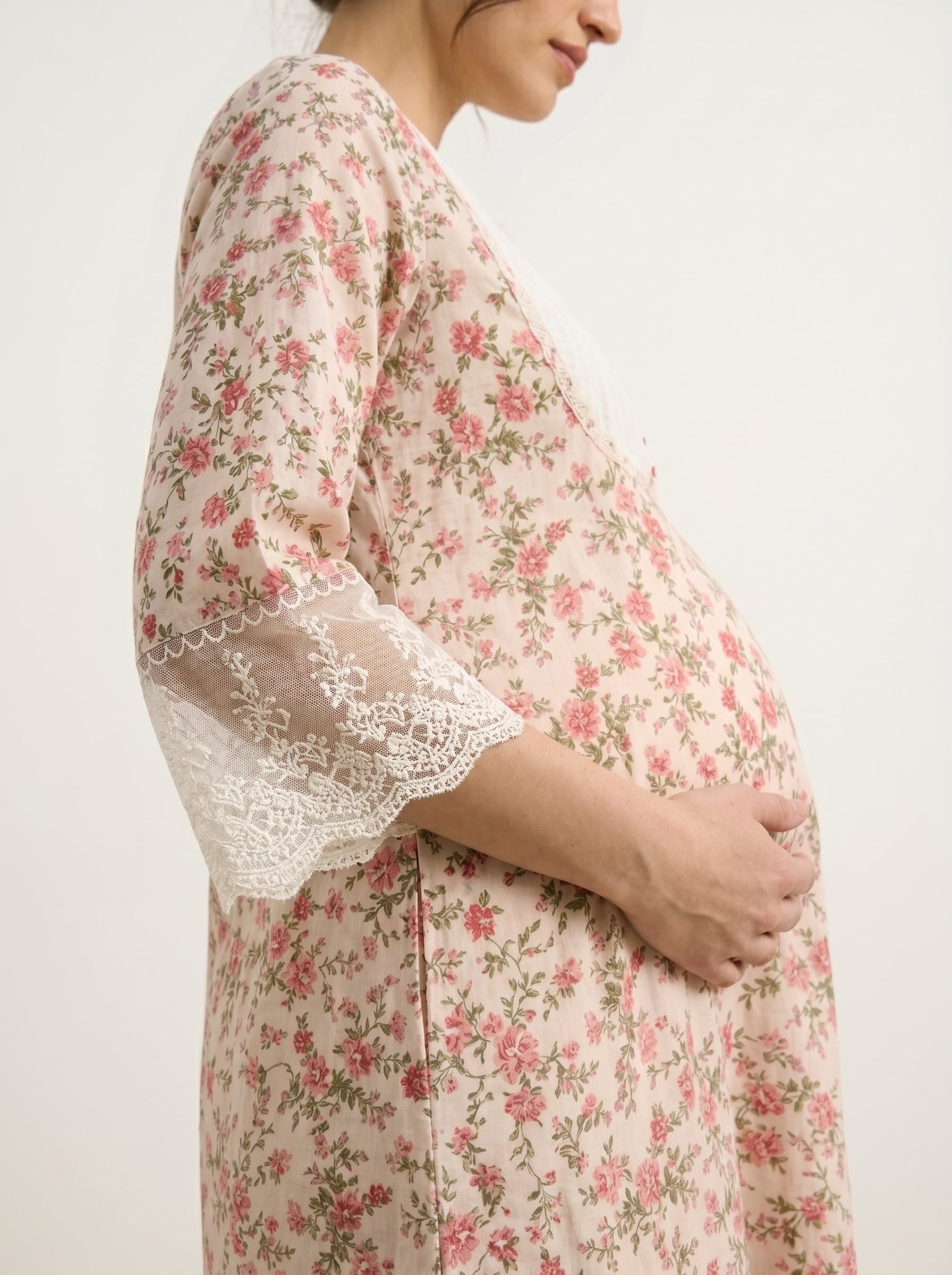 SNOW WHITE MATERNITY KURTA SET